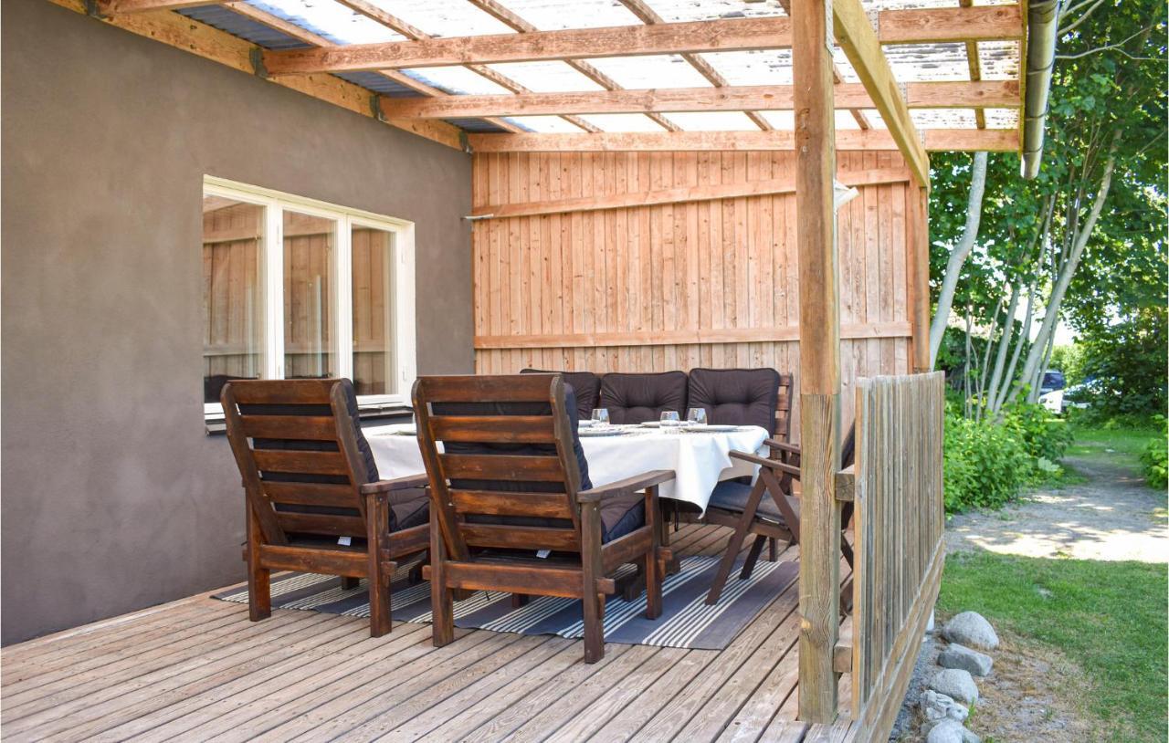 2 Bedroom Amazing Home In Fjaelkinge Exterior foto
