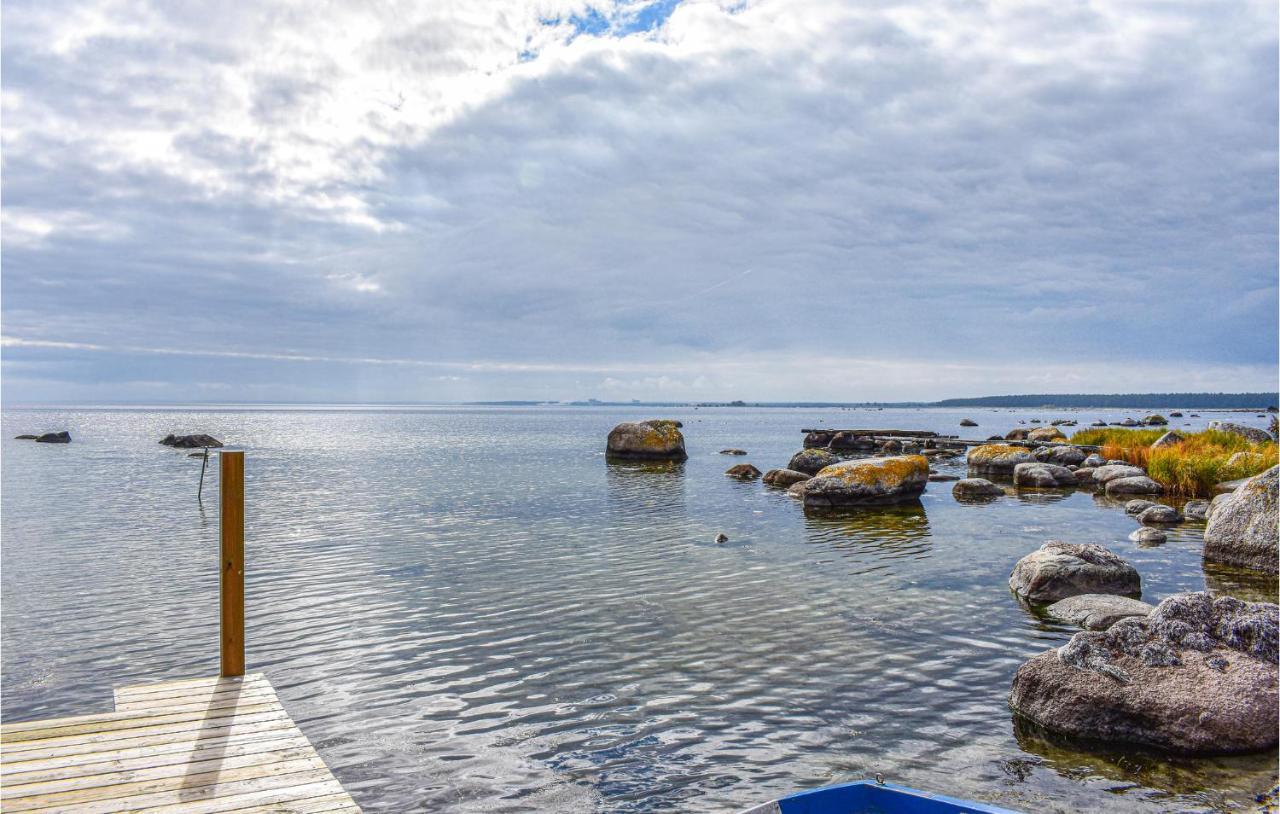 2 Bedroom Amazing Home In Fjaelkinge Exterior foto